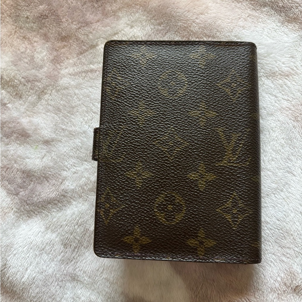 Louis Vuitton PM Agenda - Picture 4 of 6